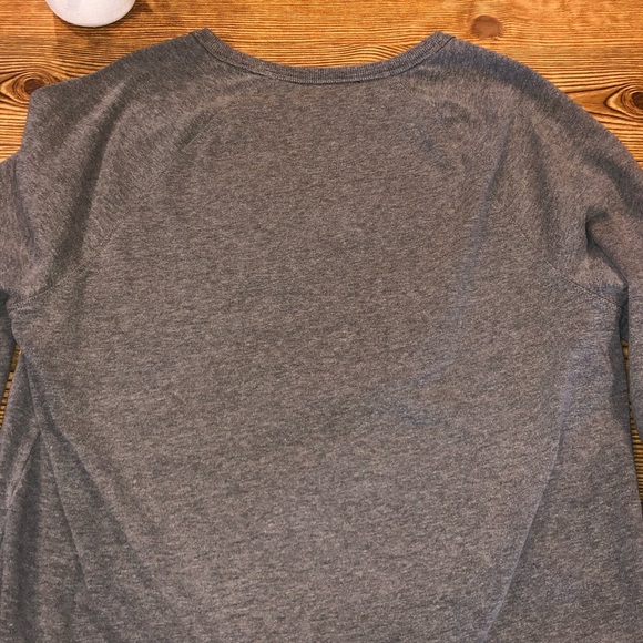 Large DKNY gray sweatshirt sequins - Picture 6 of 6